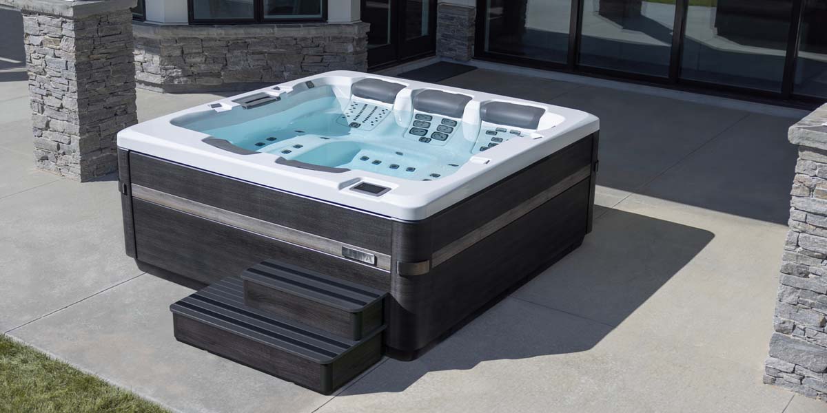 Bullfrog Spas ulkoporealtaat